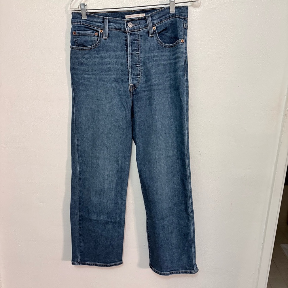 Levi's Women's Cropped Blue Jeans - Picture 2 of 7